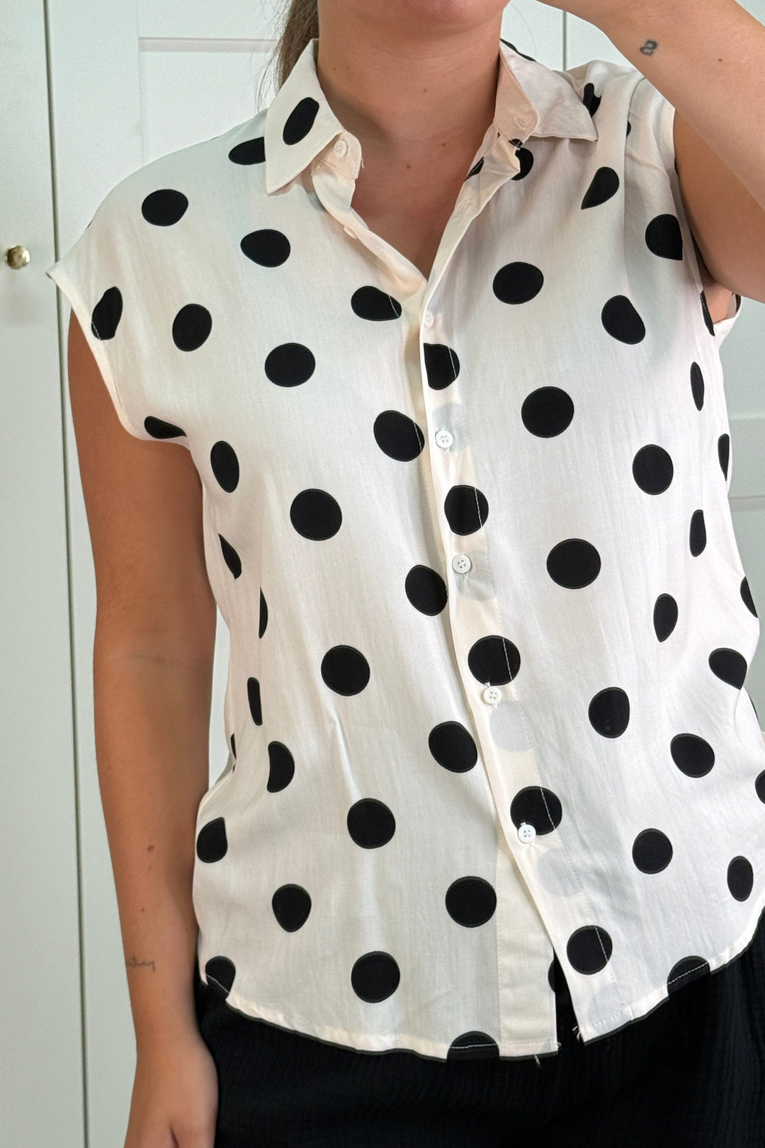 A-bee - Cleo Polka Dot Blouse - Beige Bluser