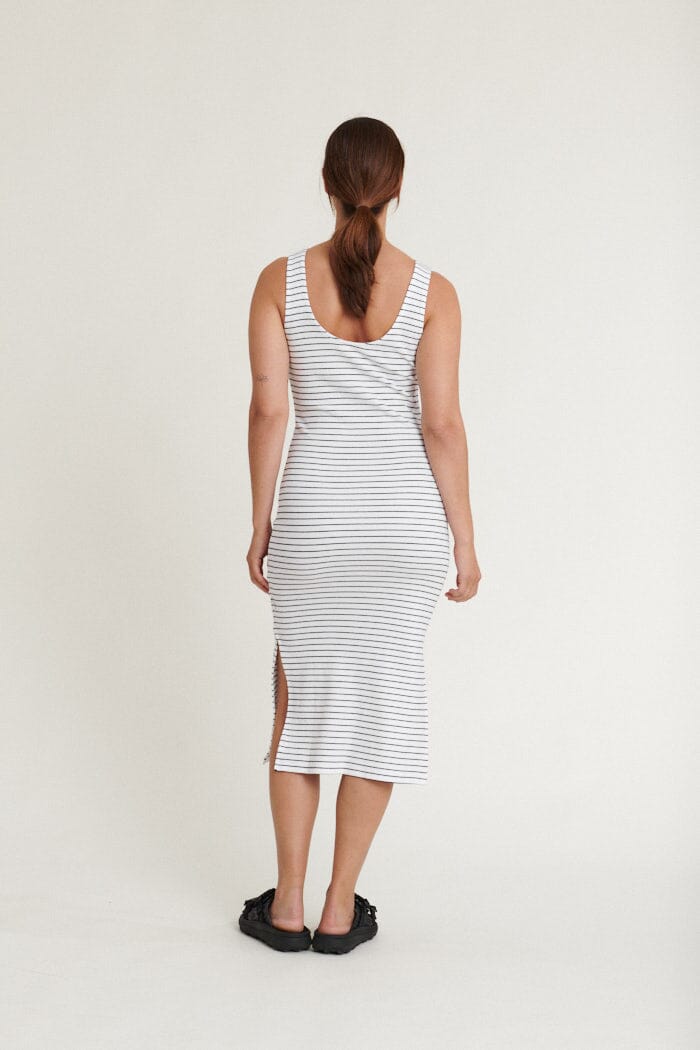Basic Apparel - Ludmilla Openback Dress - 702 Bright White / Black Kjoler