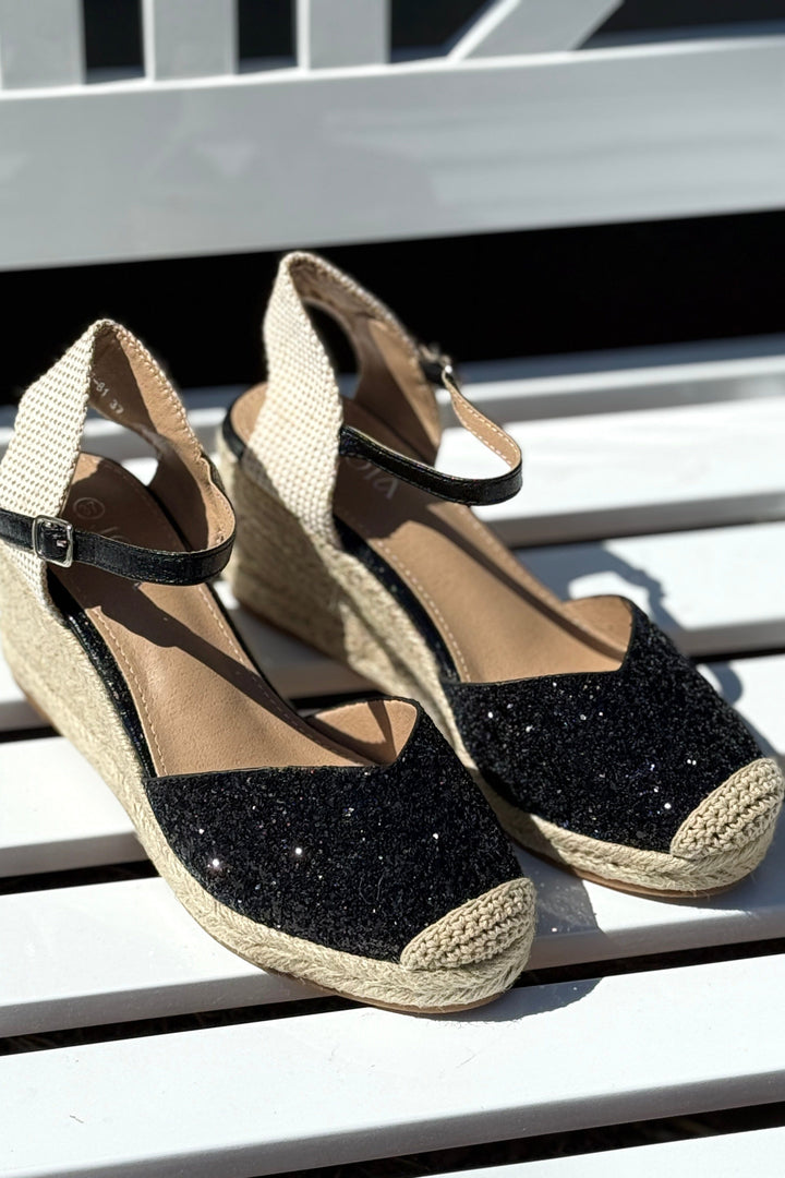 Bloom - Charlotte Sandaler - Black Sandaler