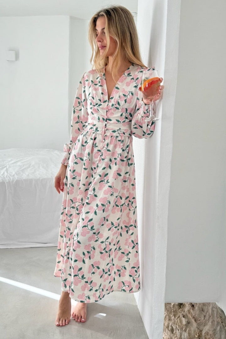 Forudbestilling - BYIC - Adelic Long Dress A2327 - Pink Hydrangea Print Kjoler