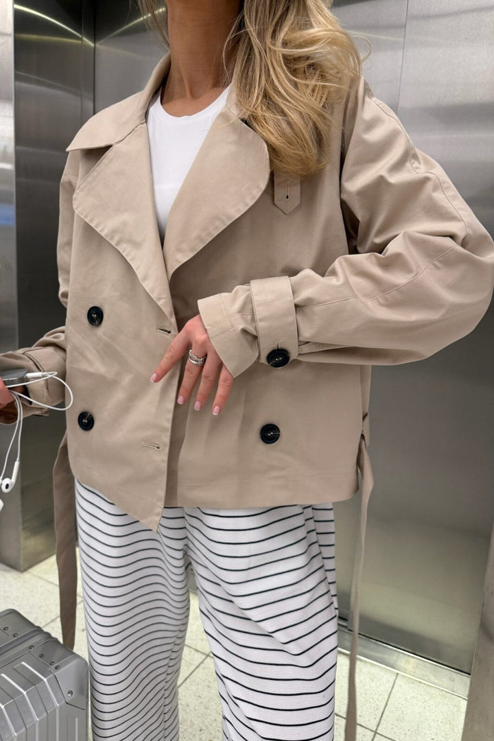 Forudbestilling - BYIC - Almaic Trenchcoat A2319 - Sand Jakker