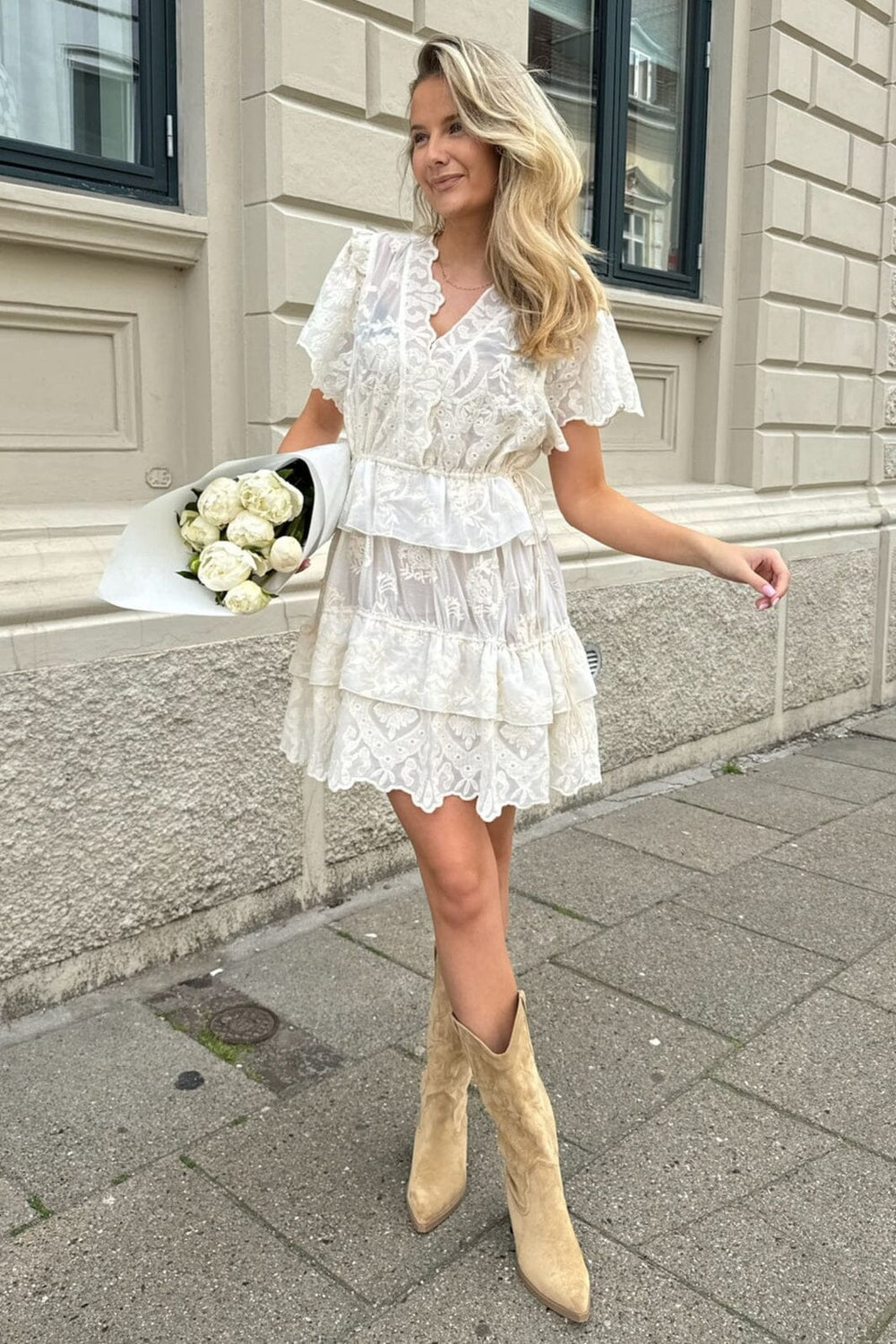 Forudbestilling - BYIC - Ellinoric Lace Layer Dress - vw Vintage White Kjoler