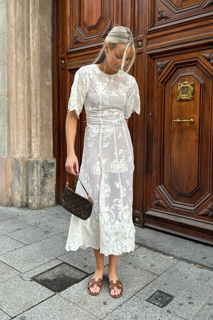 Forudbestilling - BYIC - Ellinoric Lace Long Dress - vw Vintage White Kjoler