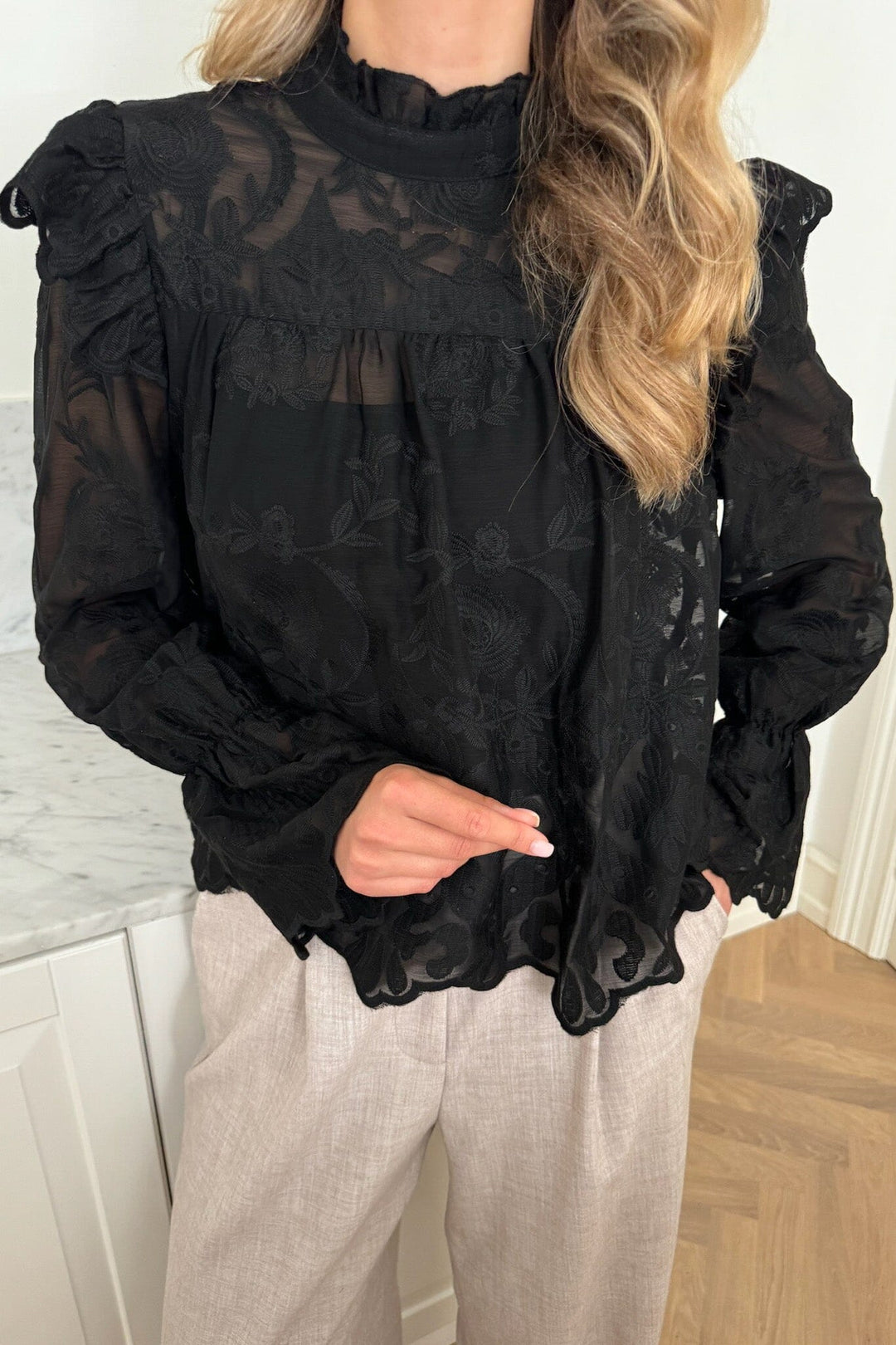 Forudbestilling - BYIC - Ellinoric Lace Shirt - vb Vintage Black Bluser