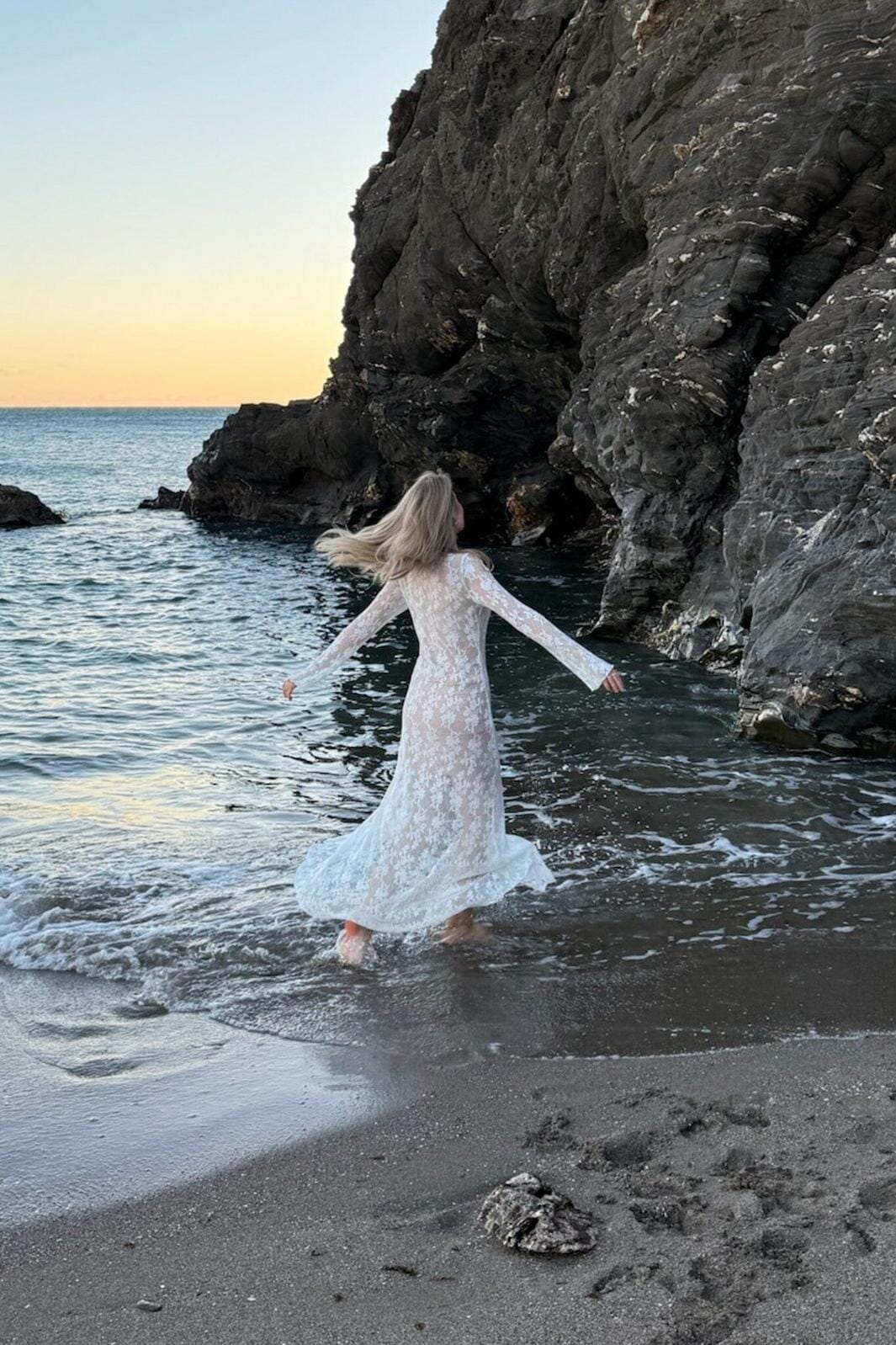 Forudbestilling - BYIC - Ivyic Long Dress 2612 - White Lace Kjoler