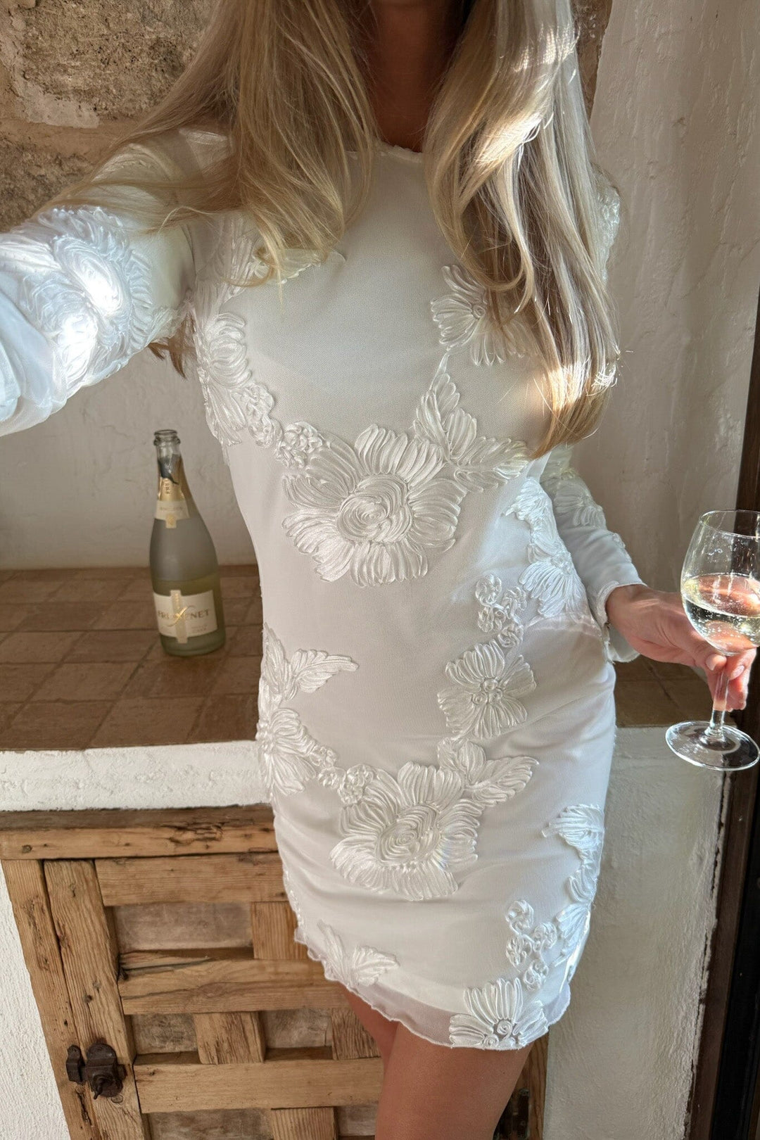 Forudbestilling - BYIC - Malouic Mesh Dress A23748 - White Flower Kjoler