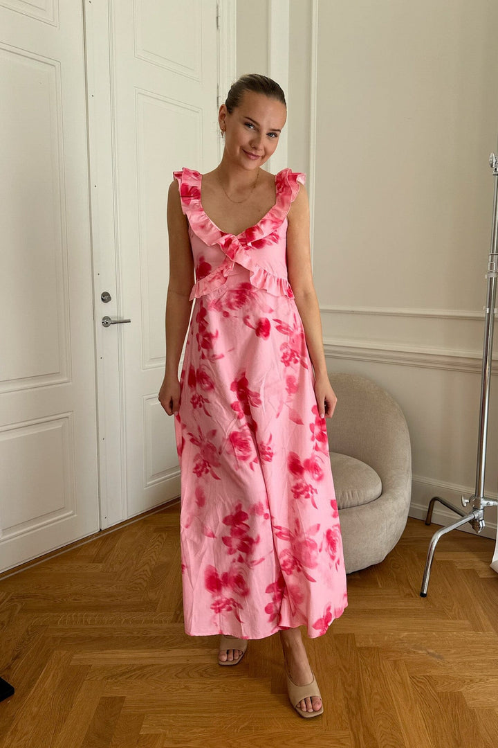 Forudbestilling - BYIC - Melbaic Dress - apfp Abstract Pink Flower Print Kjoler