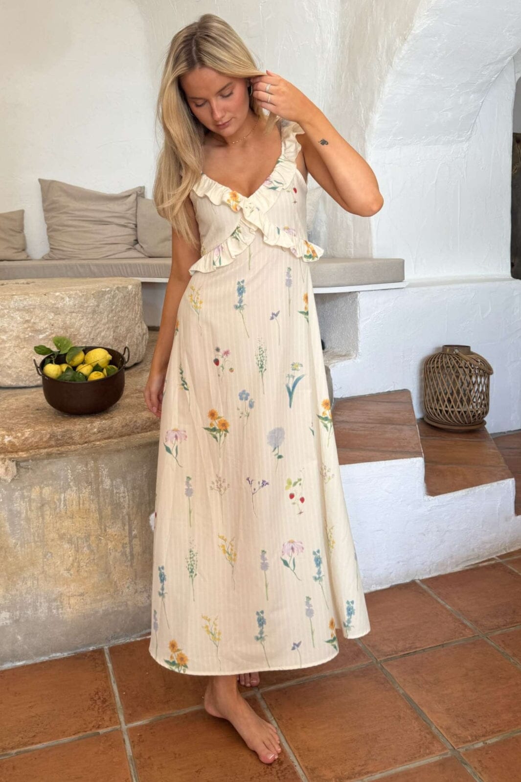 Forudbestilling - BYIC - Melbaic Dress - owfp Off White Flower Print Kjoler