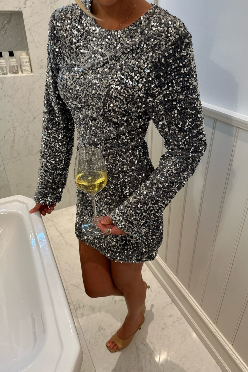 Forudbestilling - BYIC - Selmaic Sequin Dress - gs Grey Silver Kjoler