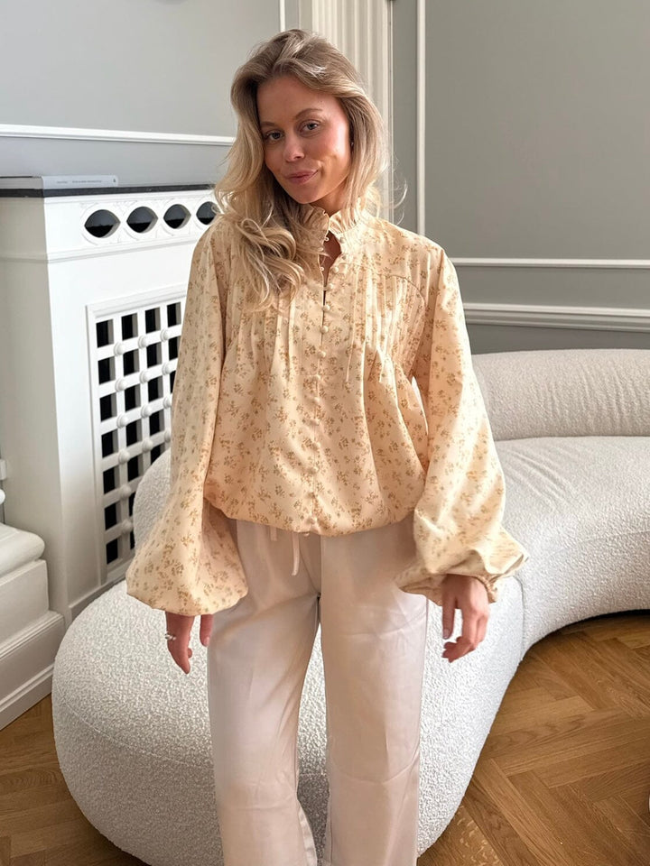 Forudbestilling - BYIC x Molly&My - Ingeborgic Shirt A23929 - Yellow Flower Print Skjorter