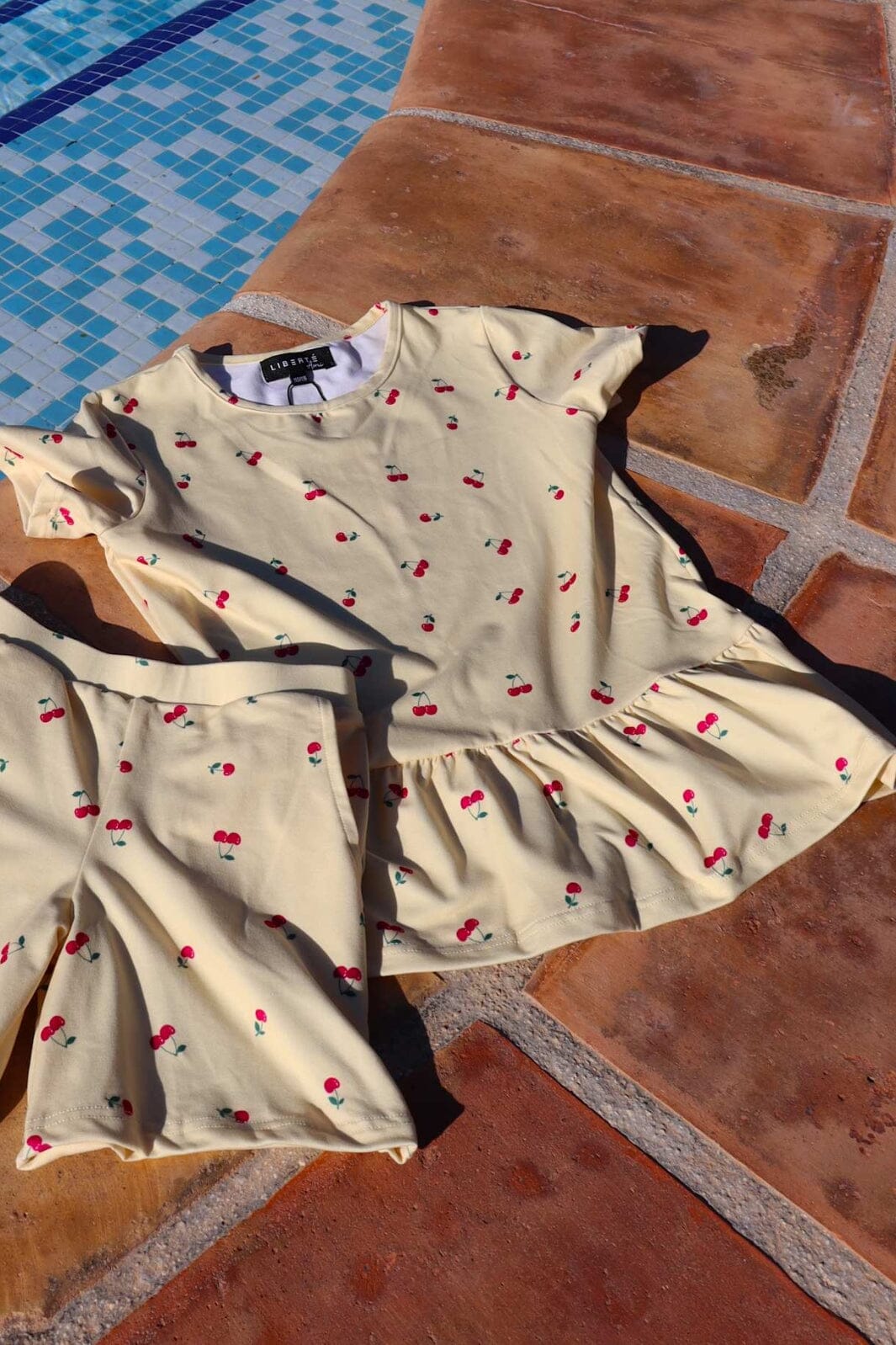 Liberte Ami - Alma-Frill-T-Shirt (Kids) 9649 - Yellow Cherry