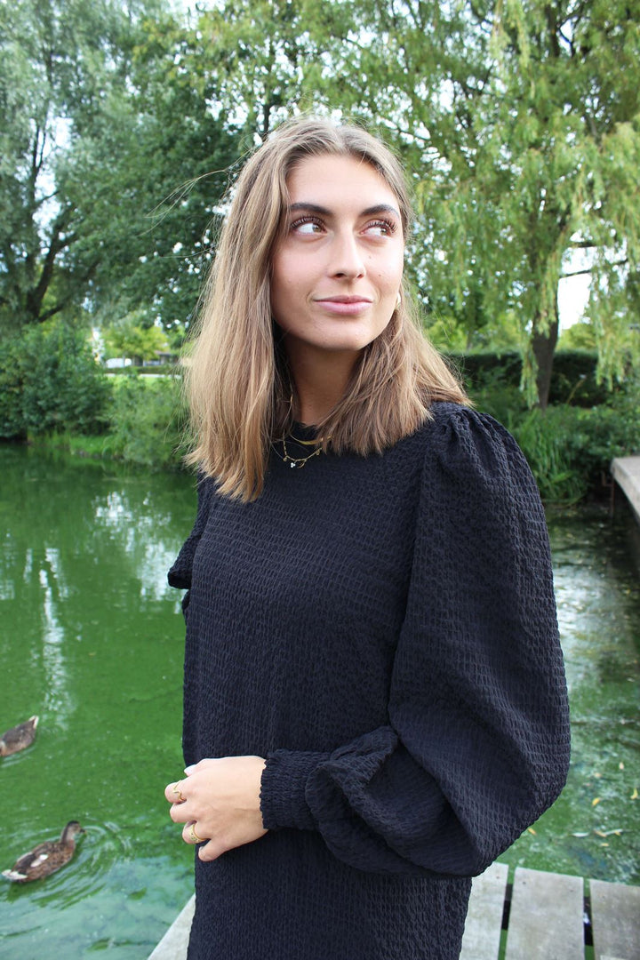 Forudbestilling - LIBERTÉ - Ena Ls Dress - Black (Start/Midt December) Kjoler