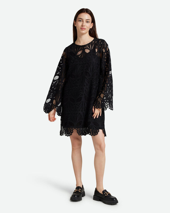 Forudbestilling - Moves - Avios 4104 - 999 Black Kjoler