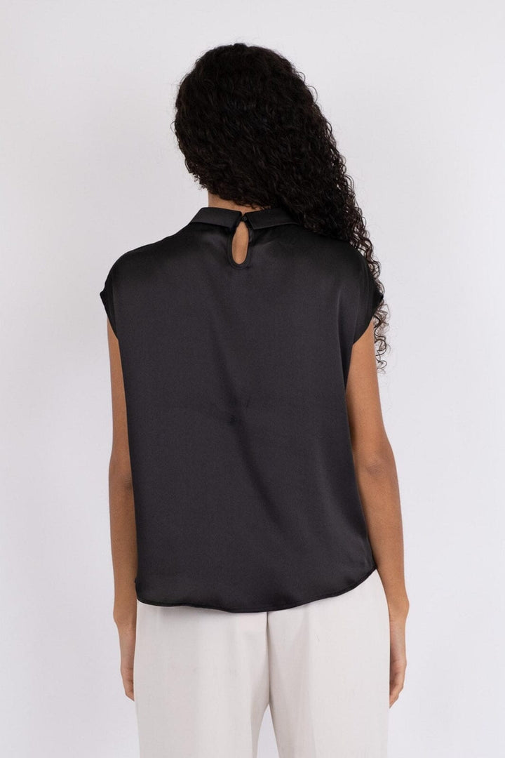 Forudbestilling - Neo Noir - Fleur Drapy Satin Blouse - 100 Black Bluser