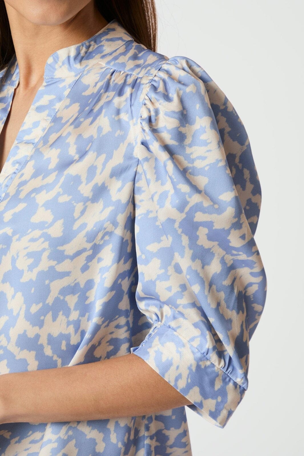 Neo Noir - Roella Graphic Fade Blouse 165274 - 145 - Light Blue