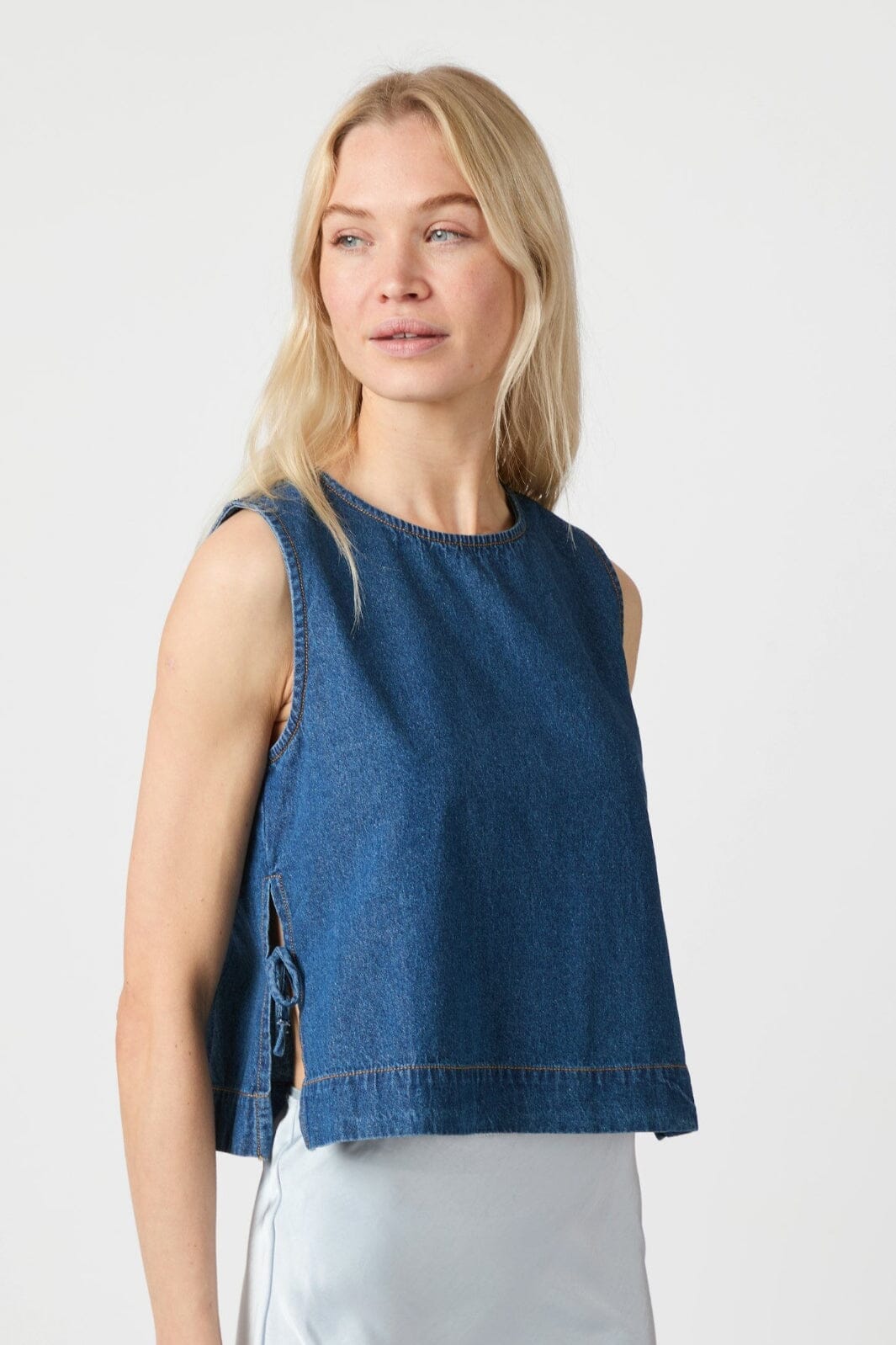 Forudbestilling - Neo Noir - Svetlana D Top 164328 - 140 - Blue