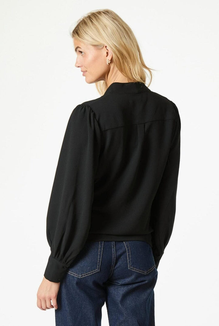 Forudbestilling - Neo Noir - Vildra Blouse - Black Skjorter