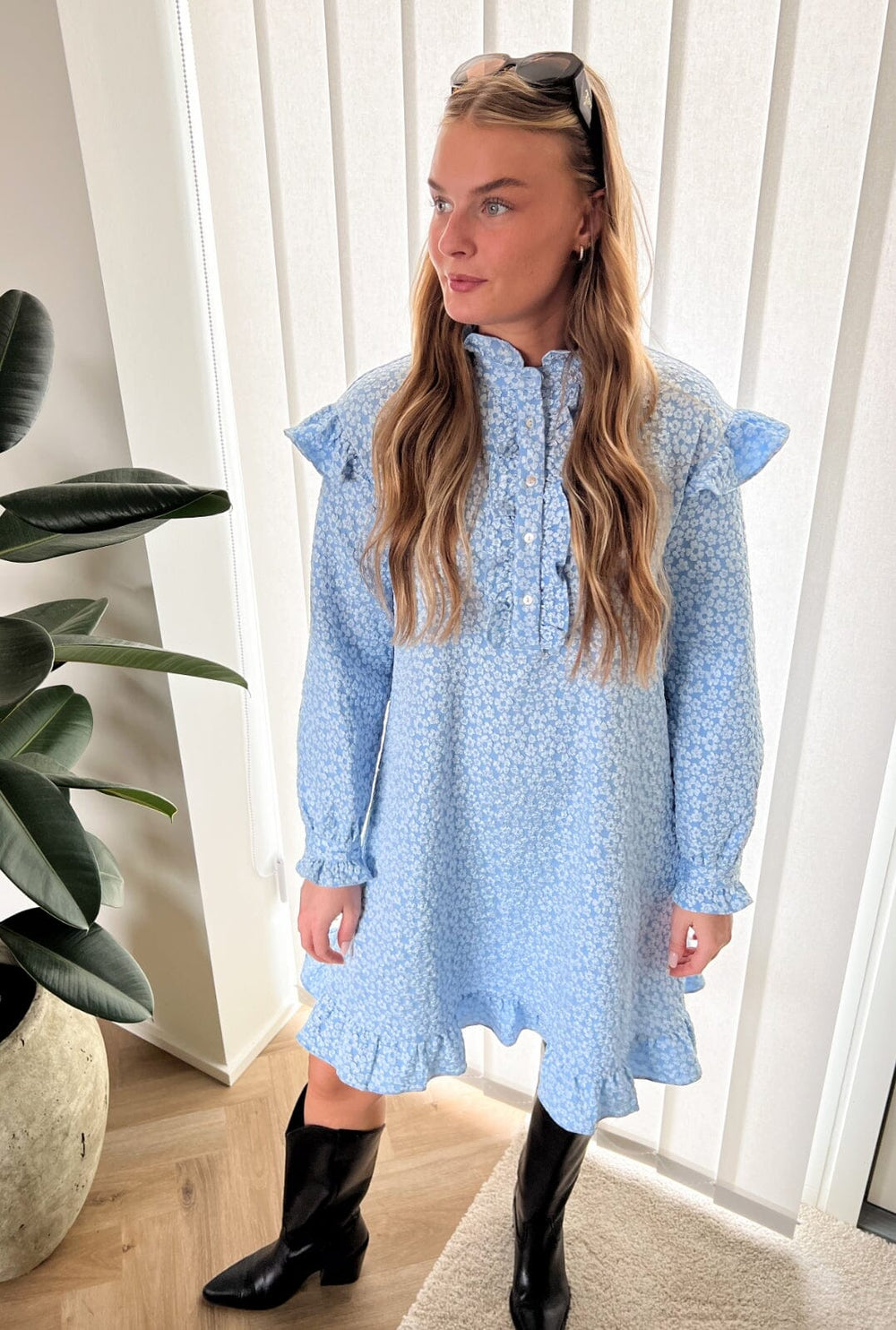 Forudbestilling - Noella - Reno Ruby Ruffle Dress - Light Blue Kjoler