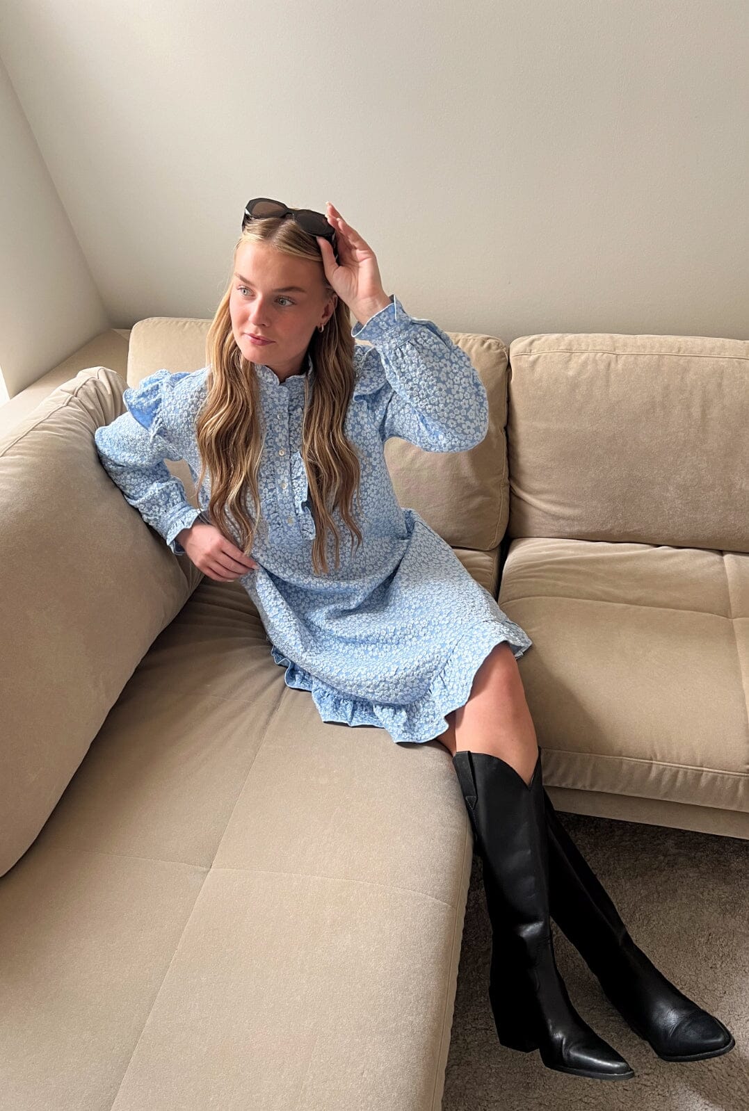 Forudbestilling - Noella - Reno Ruby Ruffle Dress - Light Blue Kjoler