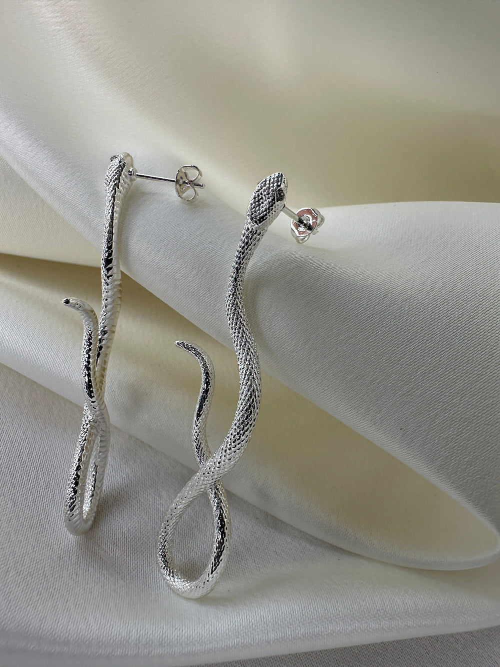 Forudbestilling - O-element - Poison Snake Earring - Sølv Øreringe