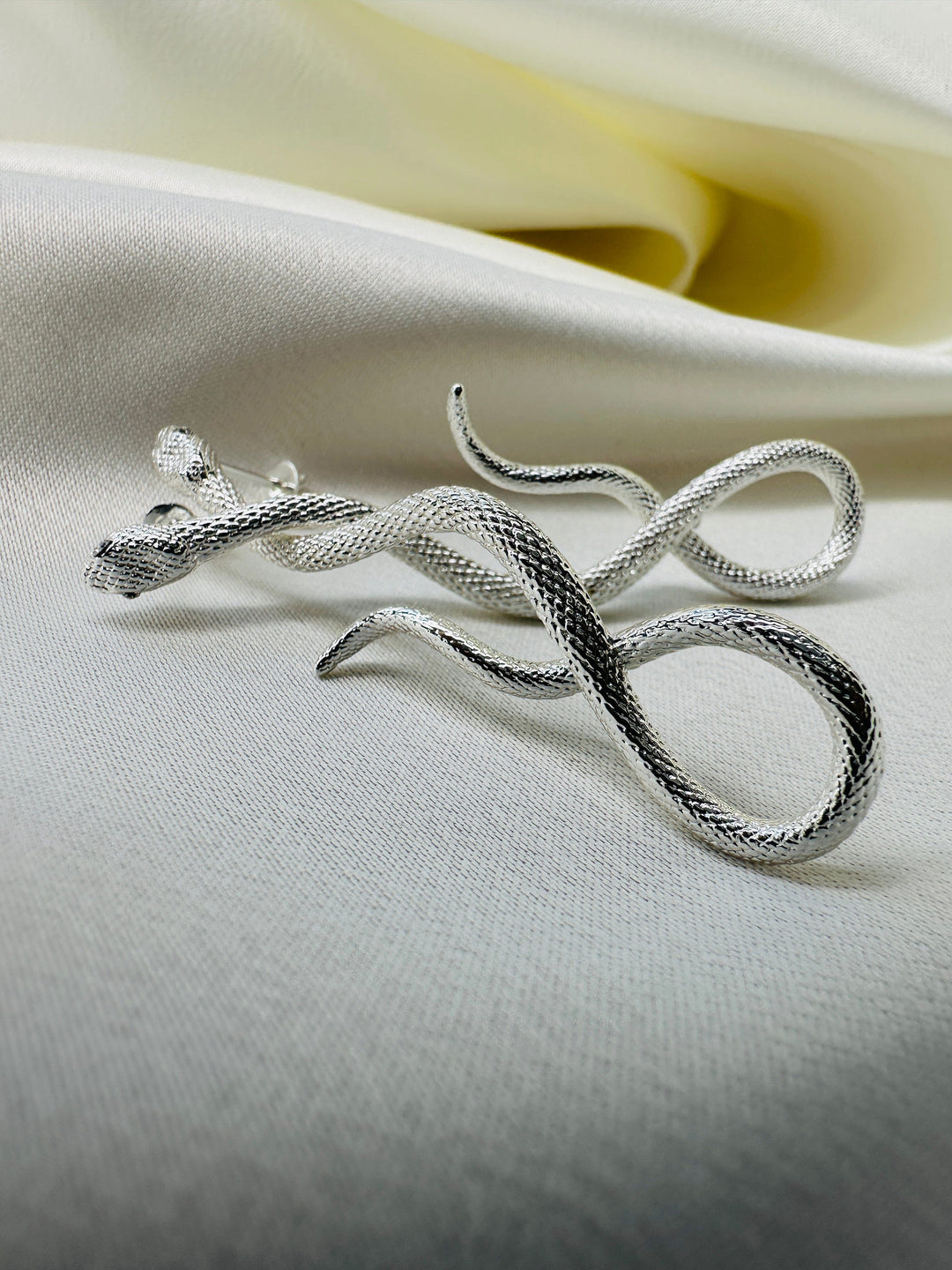 Forudbestilling - O-element - Poison Snake Earring - Sølv Øreringe