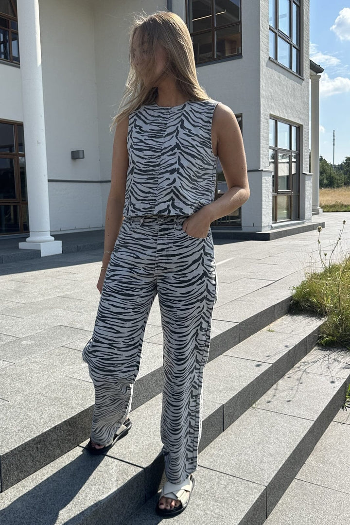 Forudbestilling - Only - Onldorsi Sl Zebra Top Sik - 4838986 Light Grey Denim Zebra Toppe