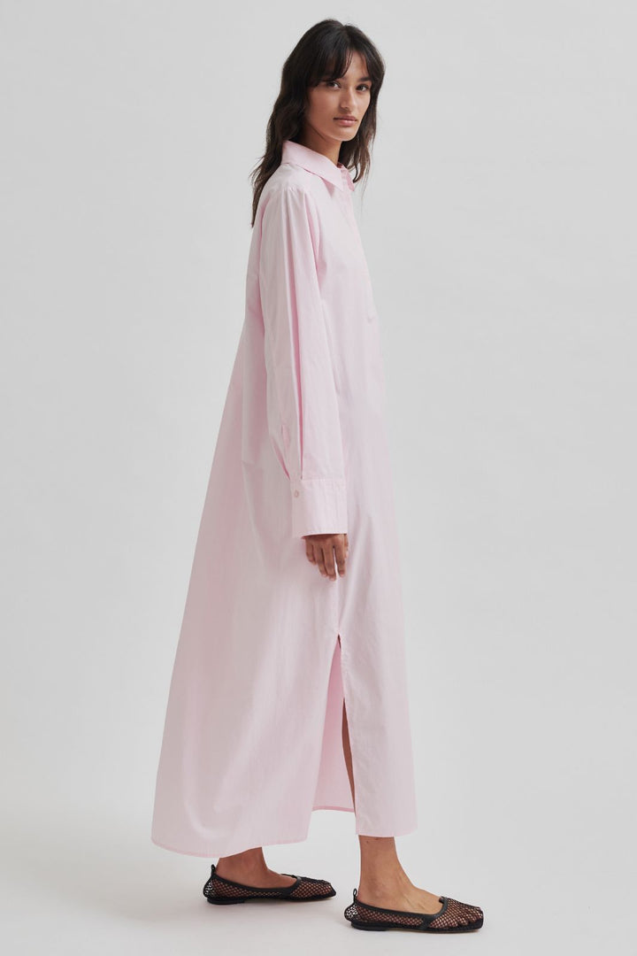 Forudbestilling - Second Female - Cimone Maxi Shirt Dress 59663 - Cherry Blossom Kjoler