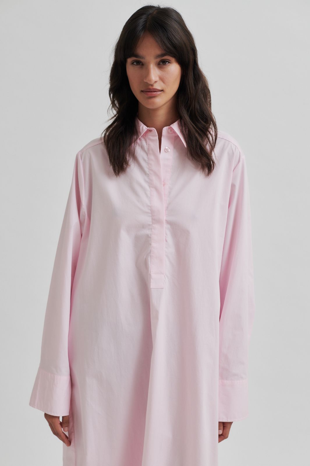 Forudbestilling - Second Female - Cimone Maxi Shirt Dress 59663 - Cherry Blossom Kjoler