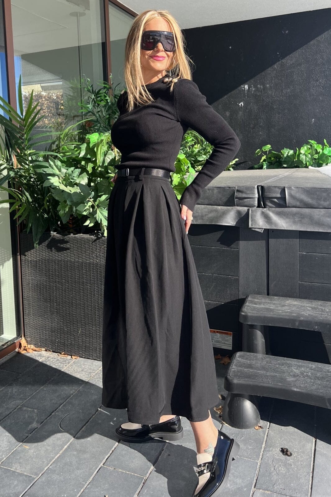 Forudbestilling - Valentin Studio - Gold Button Knit Blouse - Black (April/Maj) Bluser