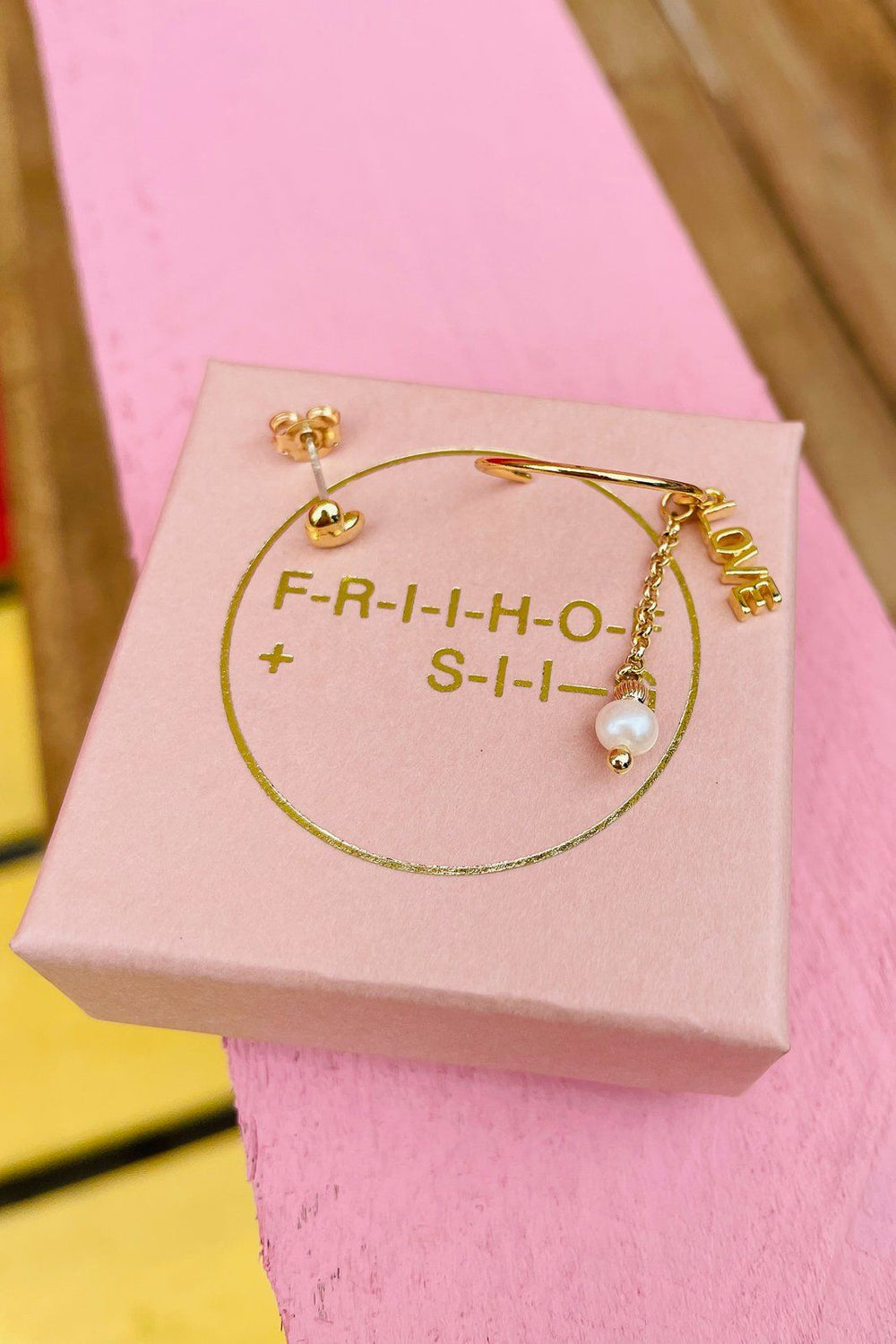 FRIIHOF+SIIG - Øreringe Love Box - Guld - (1 Par) Øreringe