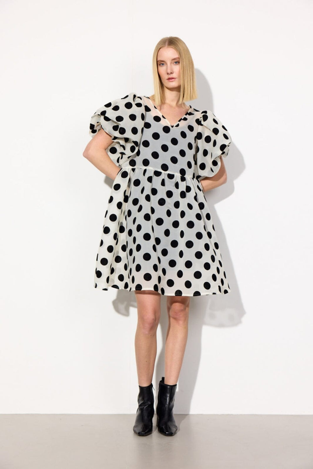 Hunkøn - Bobby Dress 25637 - White W/ Dots