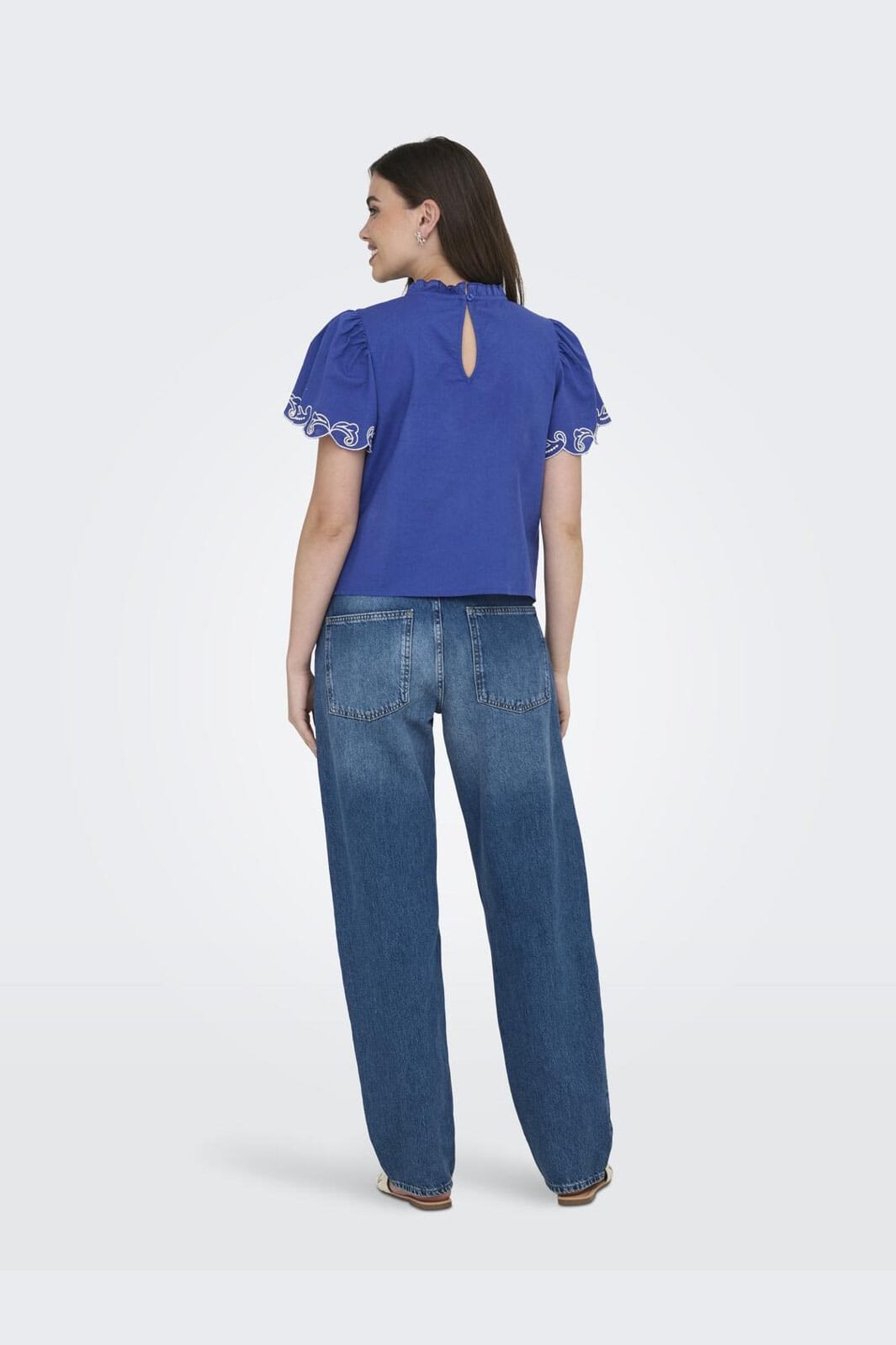 JDY - Jdyvera S/S Embroidery Top - 4938525 Orient Blue W. Embroidery