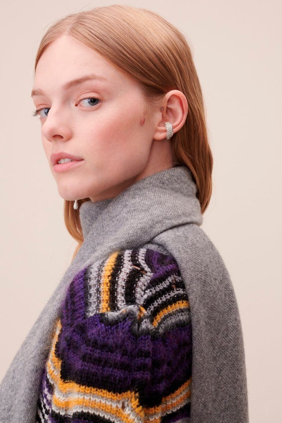 Lala Berlin - Triangle Solid Logo M - City Middlegrey Melange Tørklæder