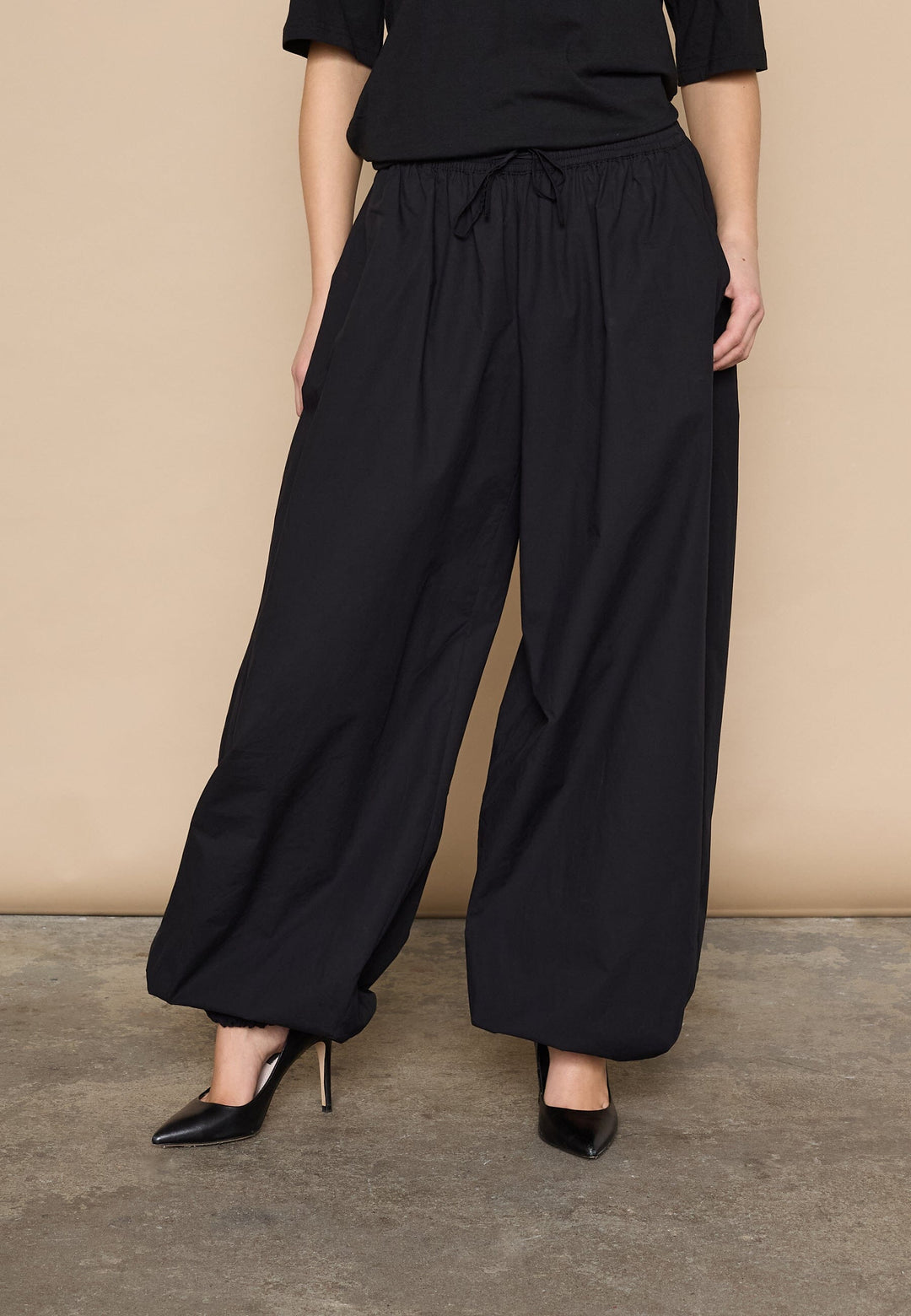 Love & Divine - Love1466 19473 - 000 - Black Bukser