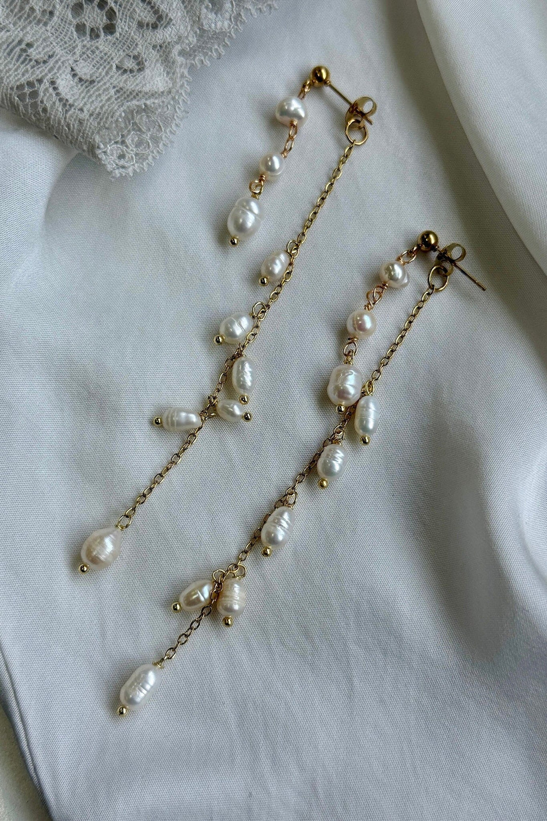 Mellow Moon - Double String Pearl Earring - Forgyldt Øreringe