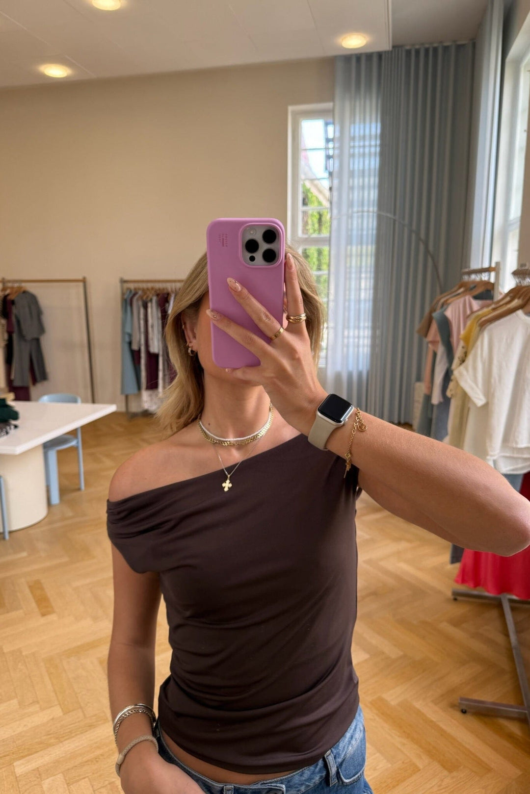 Modström - Himamd Off-Shoulder Top 57928 - 5508 - Seal Brown Toppe