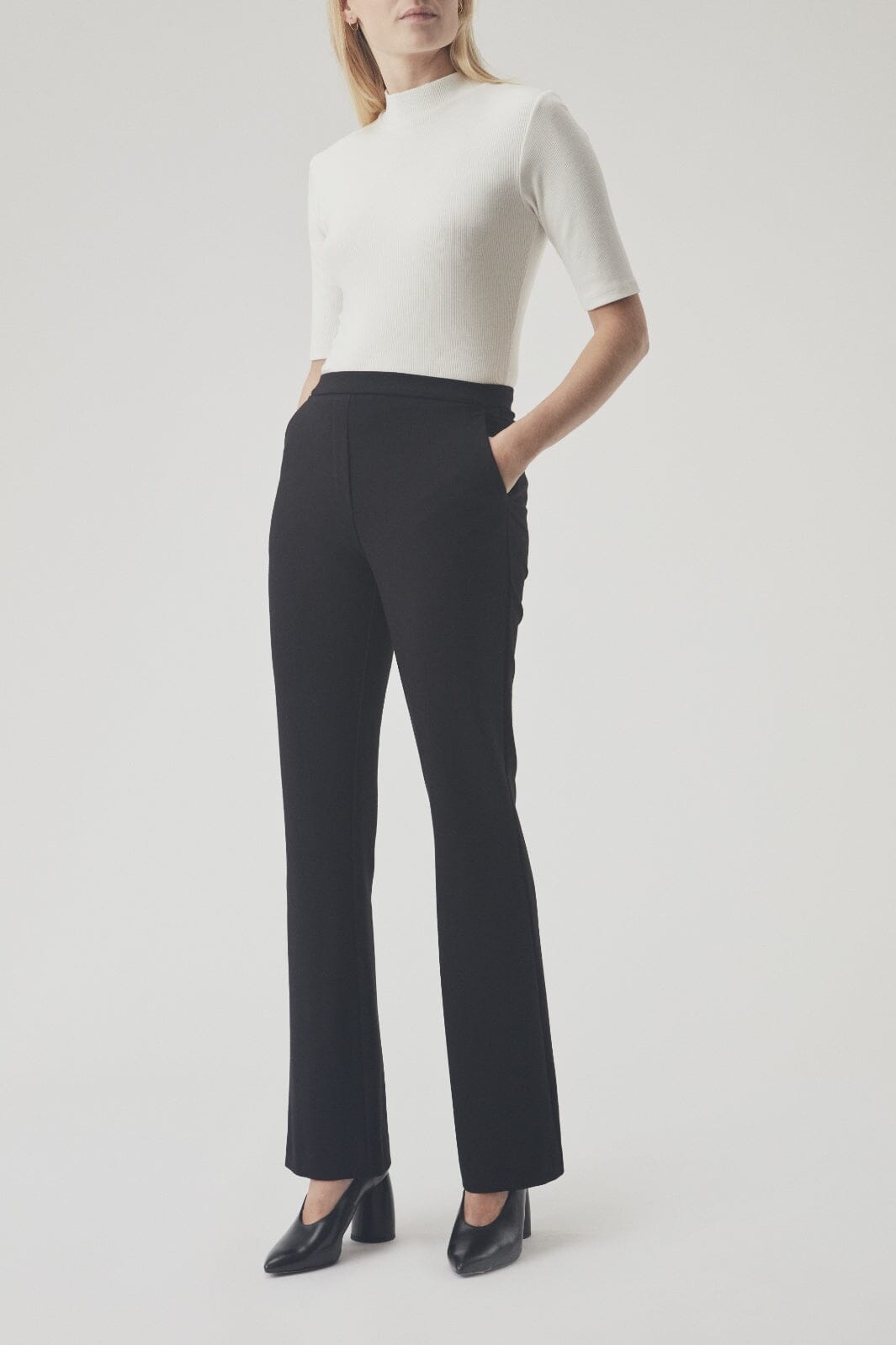 Modström - Tanny Flare Pants - 7090 Black Bukser
