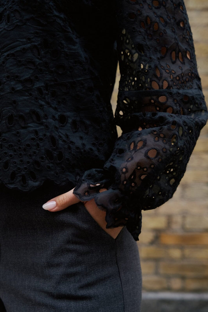 Neo Noir - Candice Embroidery Blouse 163848 - Black Bluser