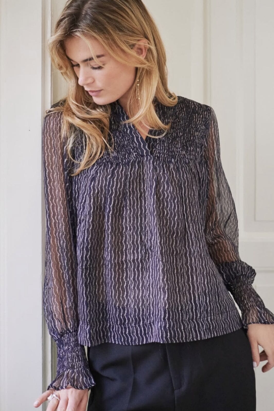 Neo Noir - Jilliana Print Blouse 163869 - Navy Bluser