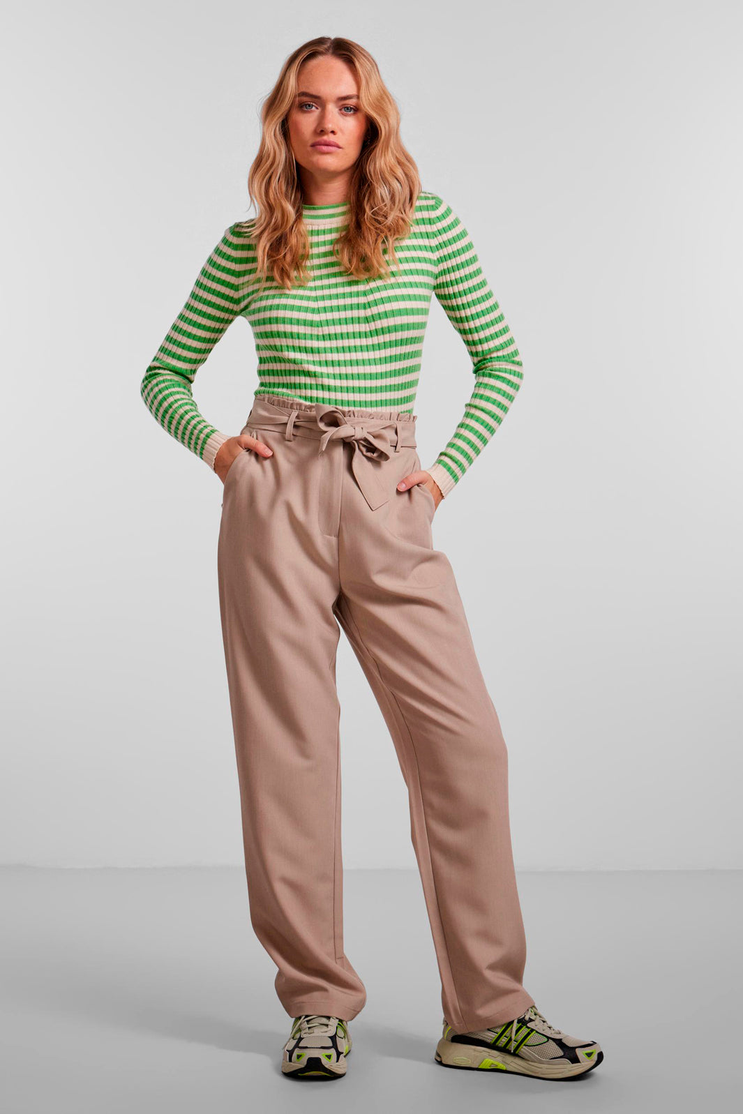 Pieces - PcBoss Hw Paperbag Straight Pants Noos - White Pepper Bukser