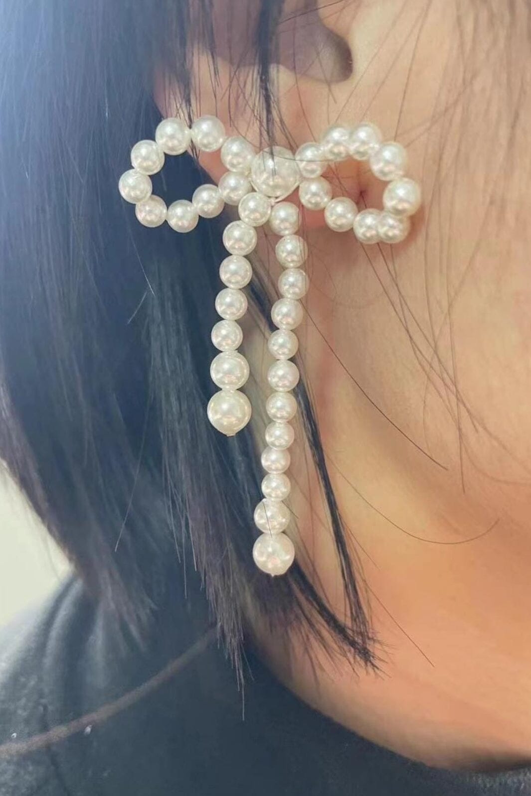Plissé Copenhagen - Bow Pearl Giant Earring - White Øreringe
