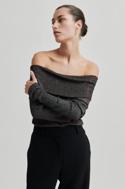 Second Female - Ellis Knit Off Shoulder 59115 - Black Strikbluser