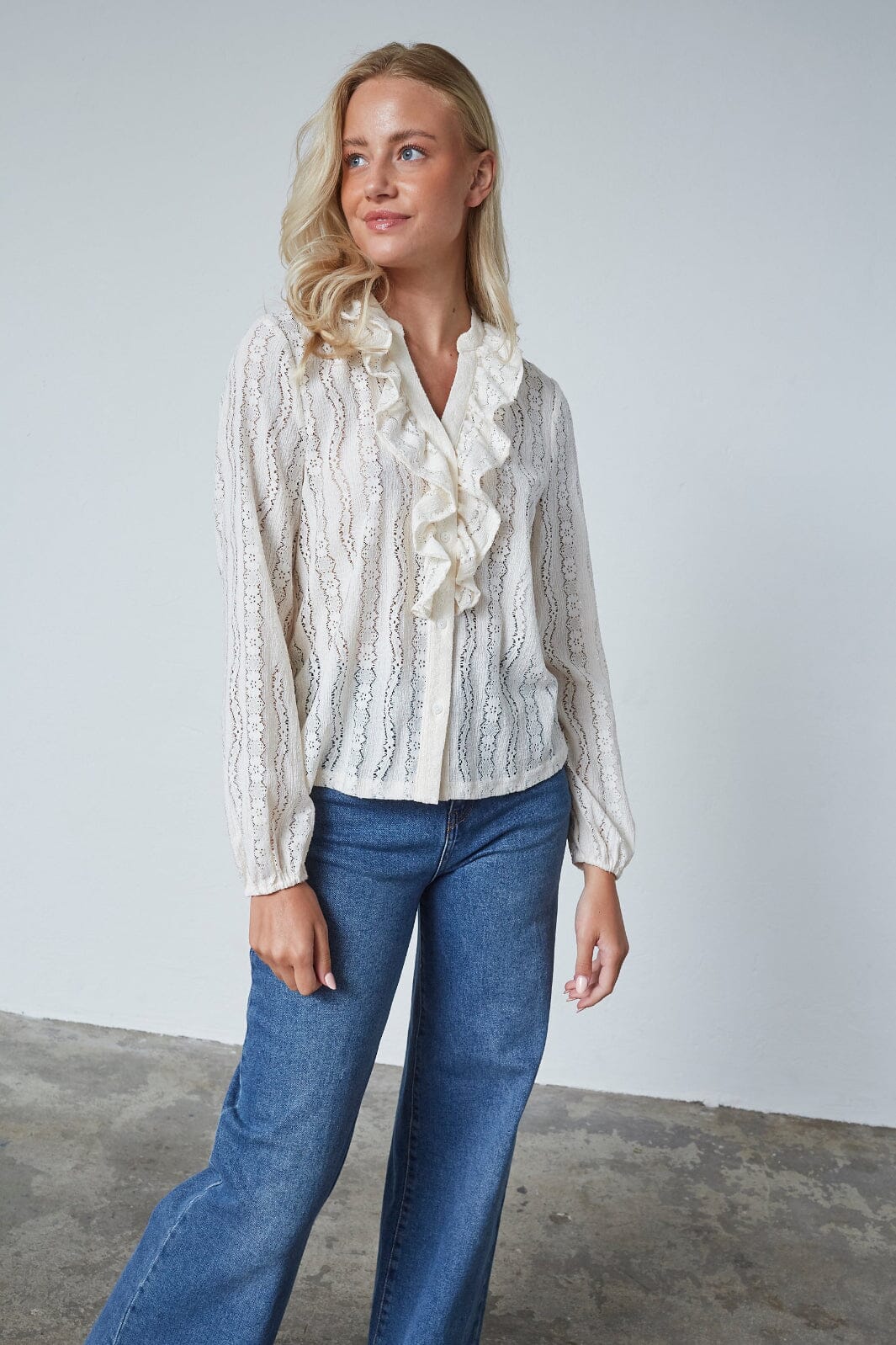 Sisters Point - Eina-V.Sh 18807 - 115 - Cream