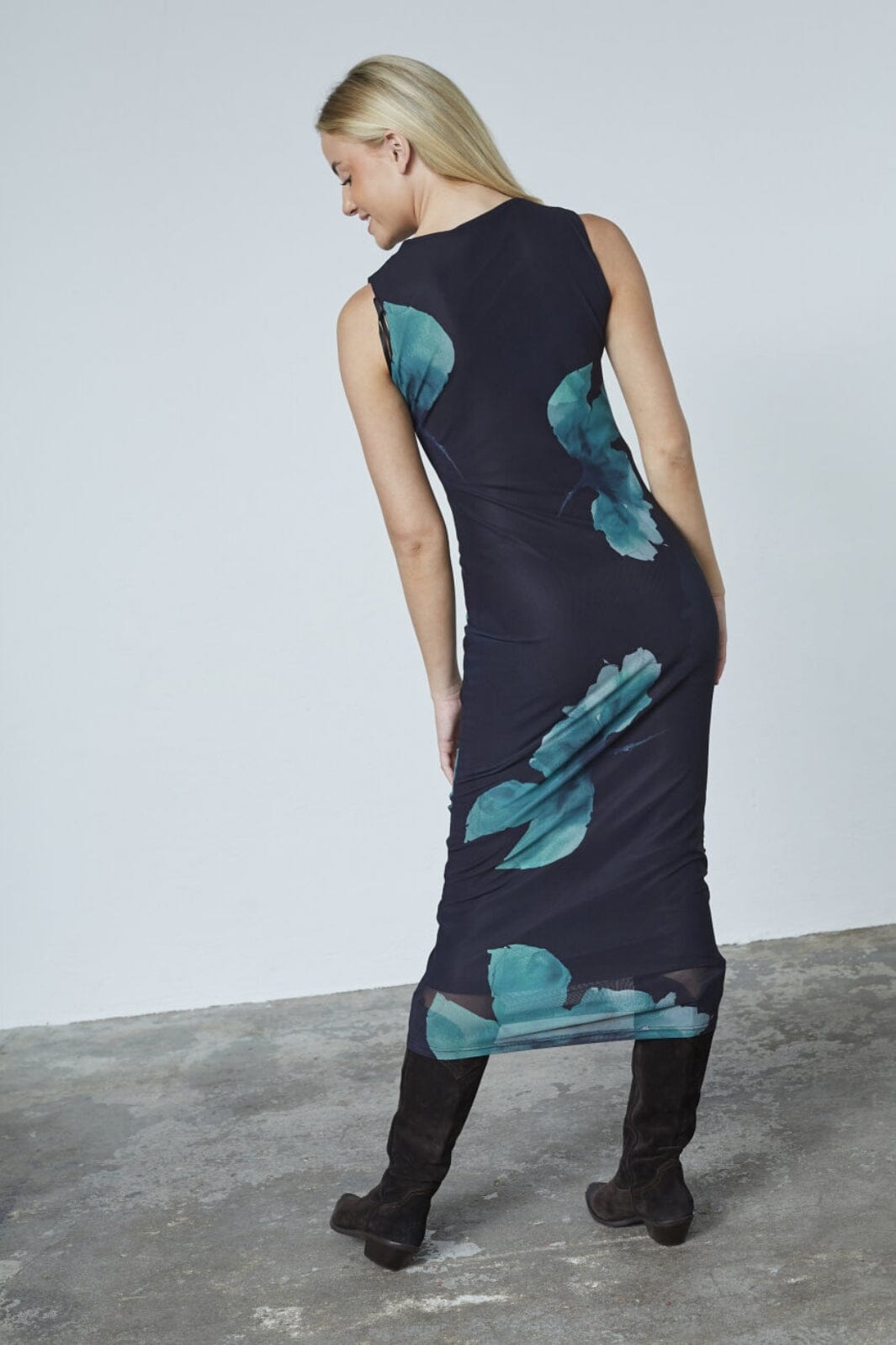 Sisters Point - Esme-Dr13 19366 - 815 - Green Flower