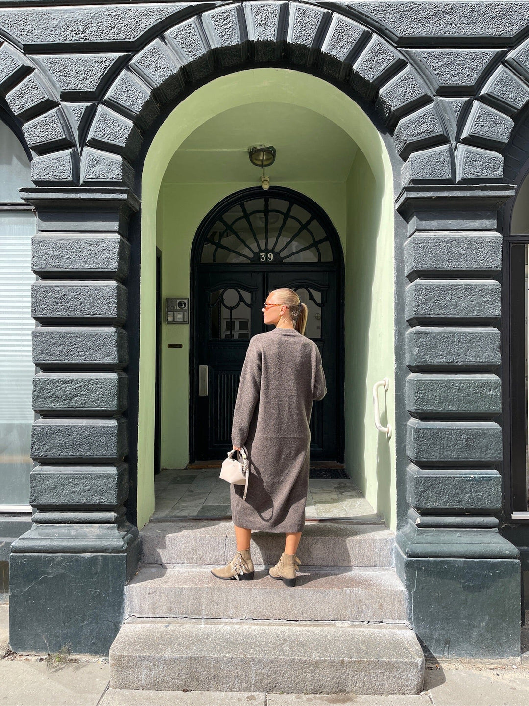 Sisters Point - Luca-Dr 19079 - 201 - Brown Mel. Strikbluser