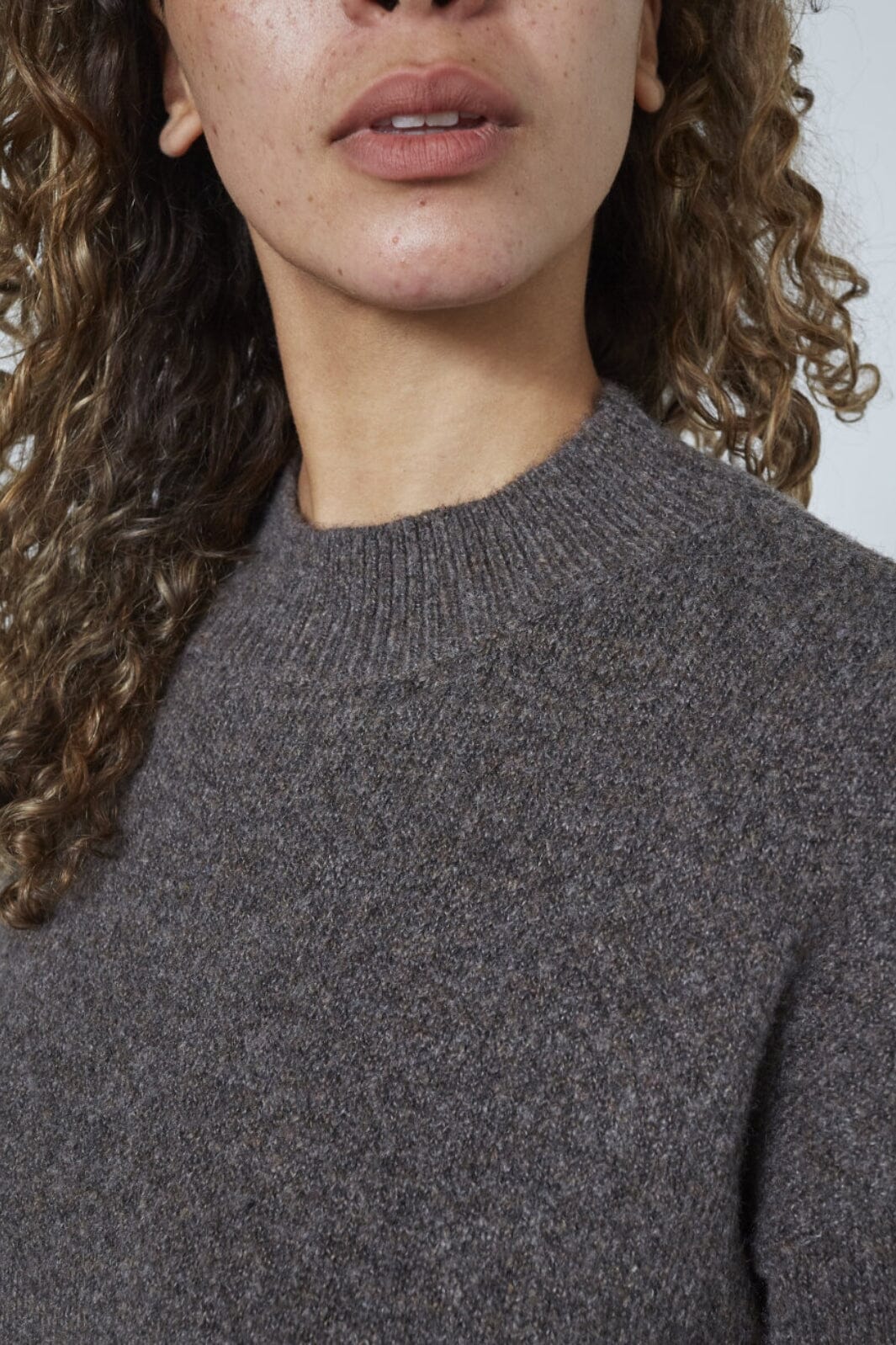 Sisters Point - Luca-Dr 19079 - 201 - Brown Mel.