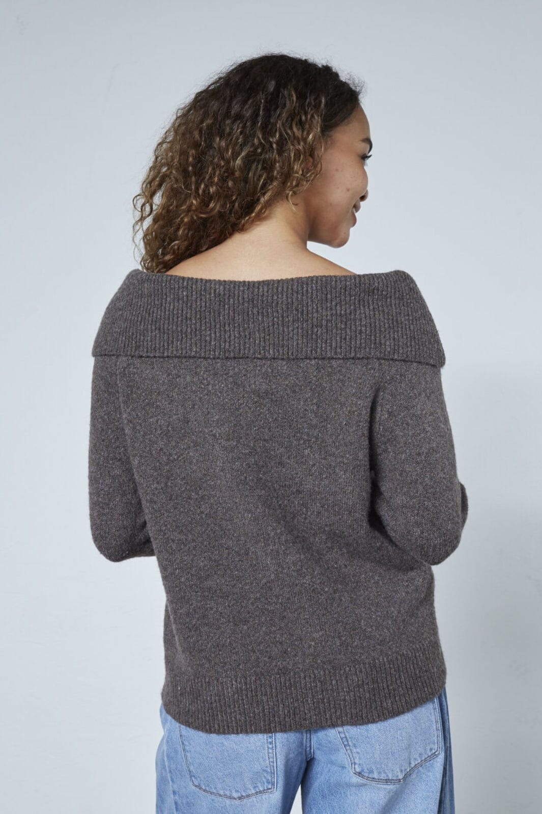 Sisters Point - Luca-Os 19074 - 201 - Brown Mel.