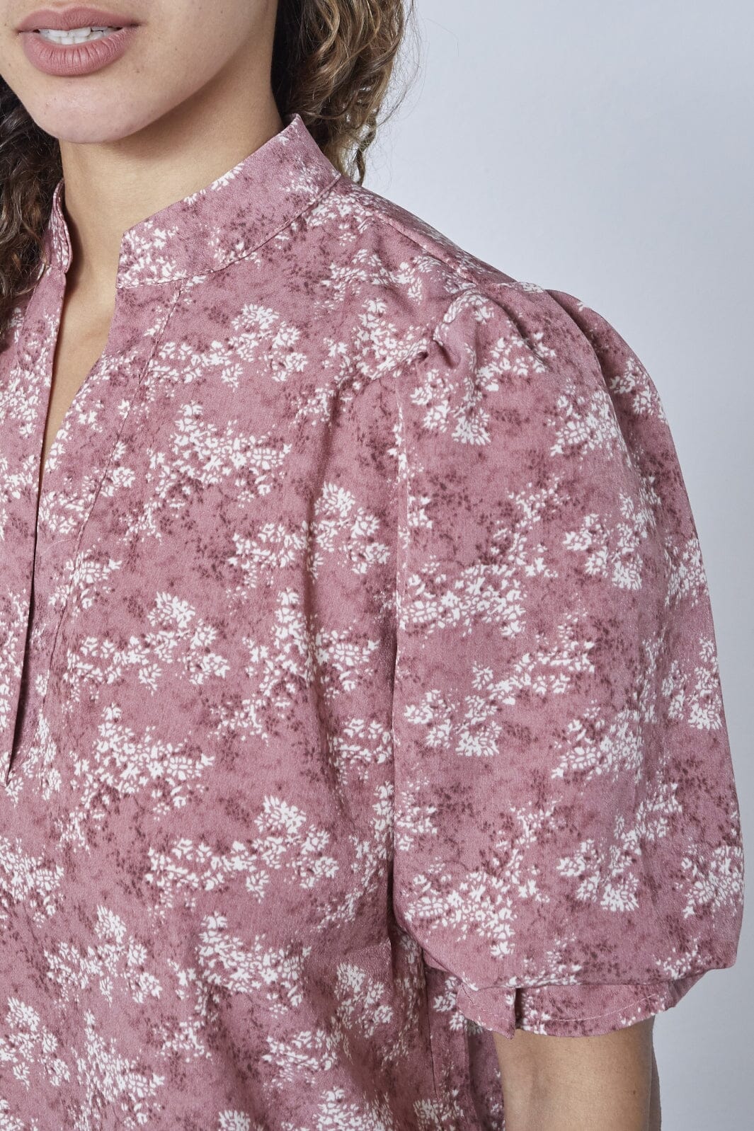 Sisters Point - Venny-Ss2 19184 - 813 - Rose Flower