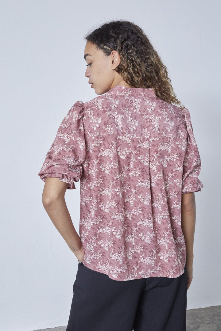 Sisters Point - Venny-Ss2 19184 - 813 - Rose Flower