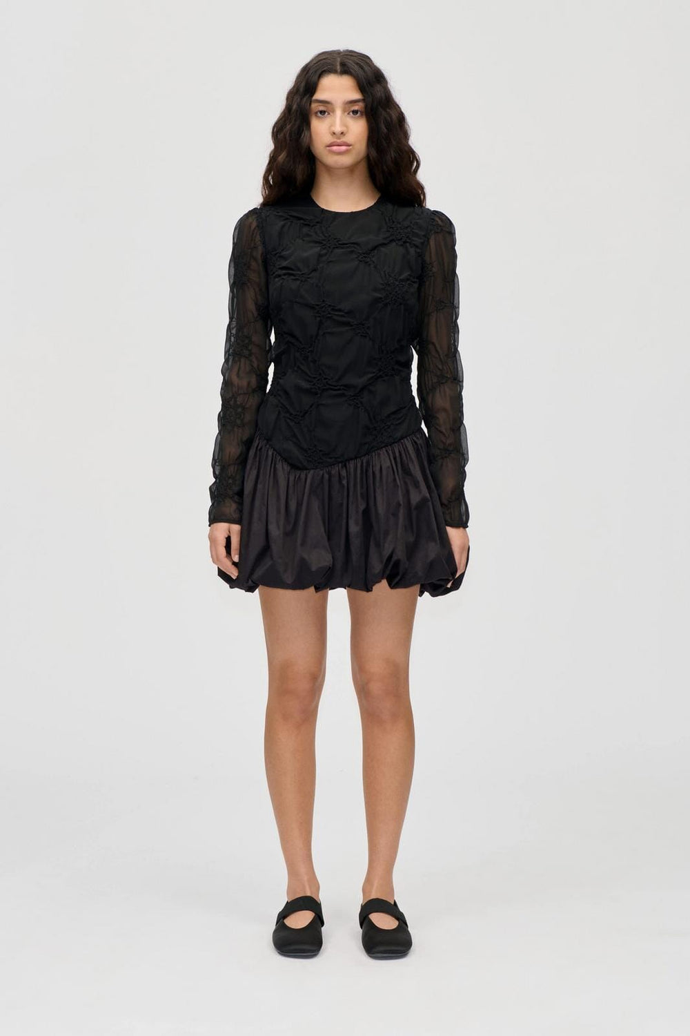 Stine Goya - 2449 Smocked Cotton Mix, Balloon Long Sleeve Short Dresssg-ps26-d188-2449 - Smocked Flowers Kjoler